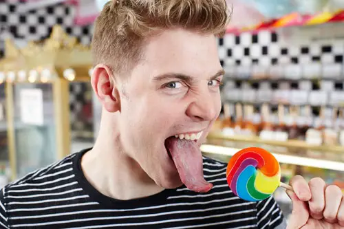 Nick-Stoeberl-Longest-Tongue-2
