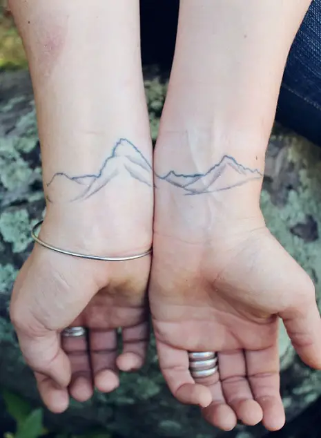 26 Tatuajes delicados y sencillos para hermanas que te encantarán ¡Son