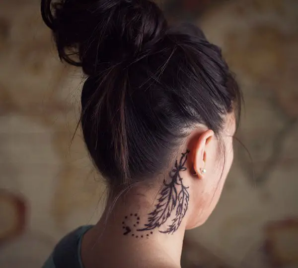 3-feather-tattoo-on-neck