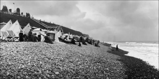 what_a_day_on_the_beach_looked_like_100_years_ago_640_10