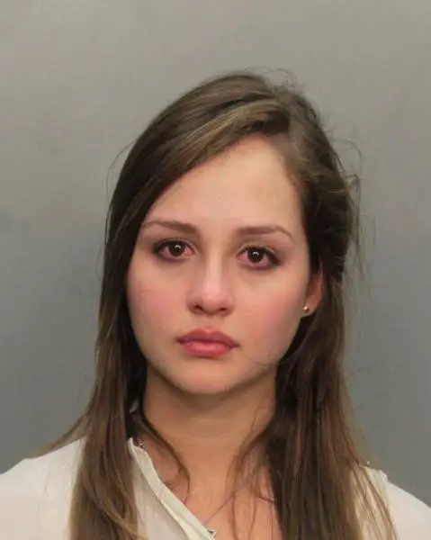 cute_girls_get_arrested_and_they_have_the_sexy_mugshots_to_prove_it_640_38