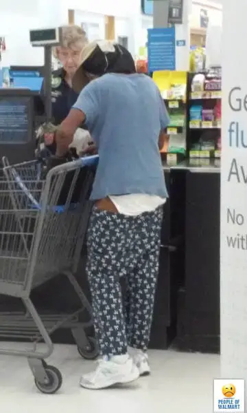 you_can_always_trust_walmart_to_bring_out_the_classier_side_of_people_640_03