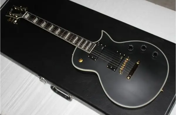 black-mate-guitar-600x392