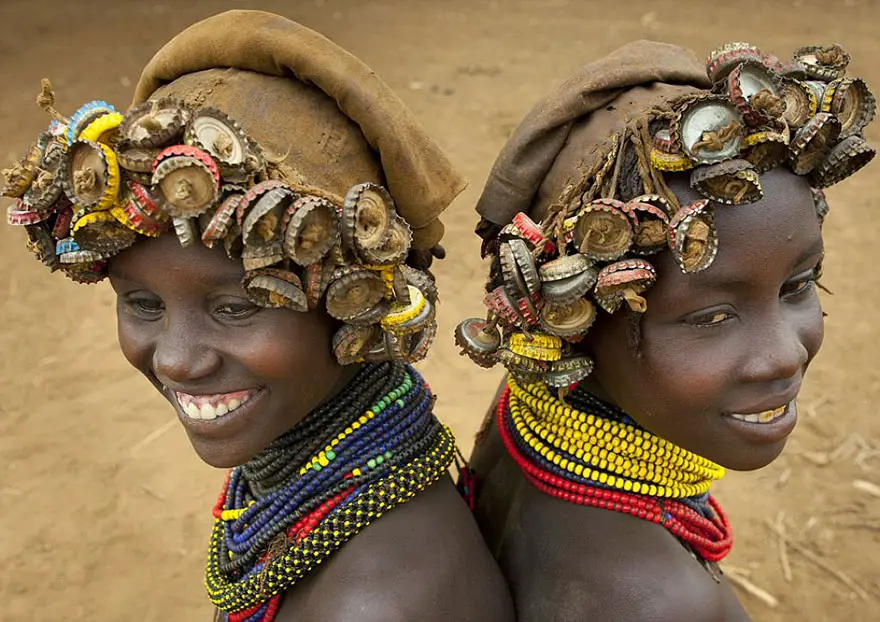 recycled-headwear-trash-jewelry-omo-valley-tribes-ethiopia-eric-lafforgue-11