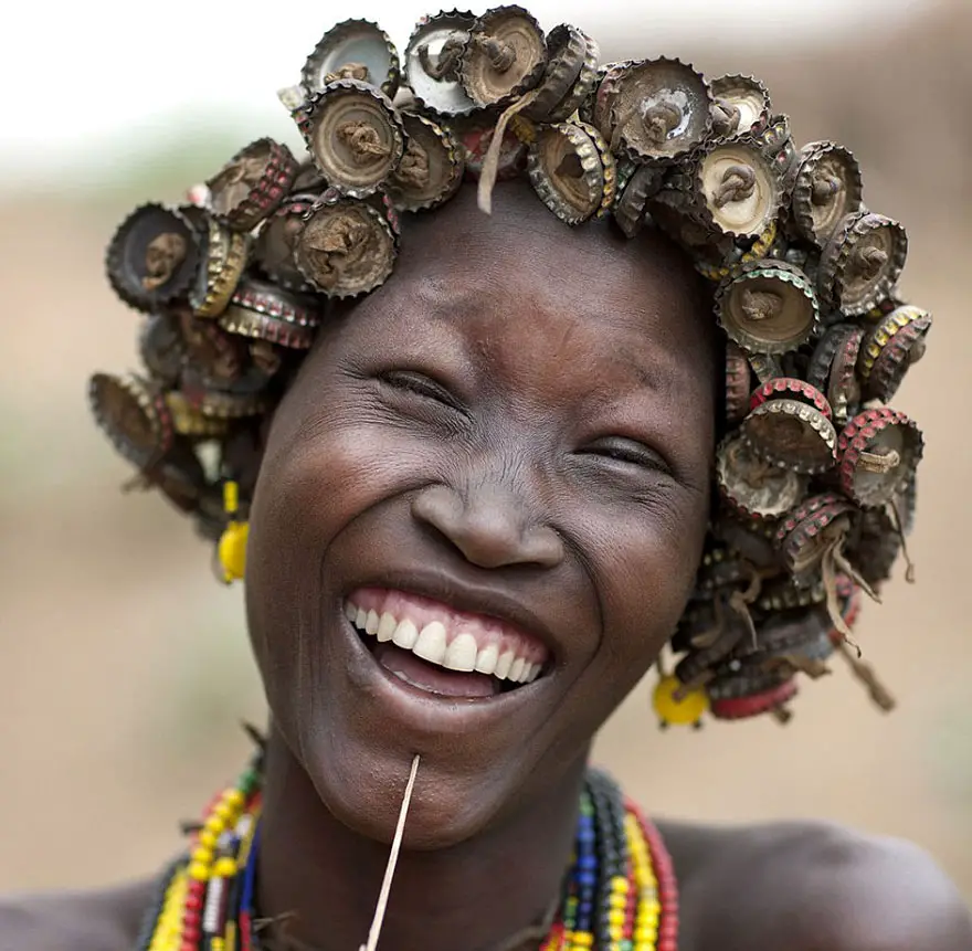 recycled-headwear-trash-jewelry-omo-valley-tribes-ethiopia-eric-lafforgue-7