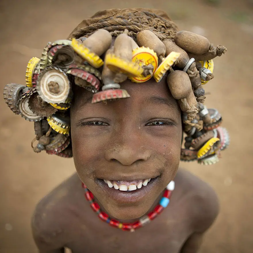 recycled-headwear-trash-jewelry-omo-valley-tribes-ethiopia-eric-lafforgue-8