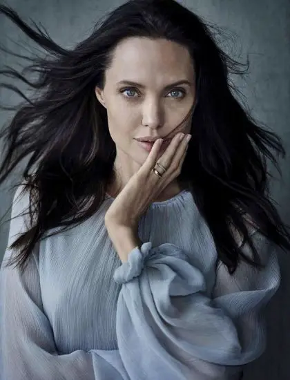 Vanity-Fair-Italia-November-2015-Angelina-Jolie-and-Brad-Pitt-by-Peter-Lindbergh-07.jpg