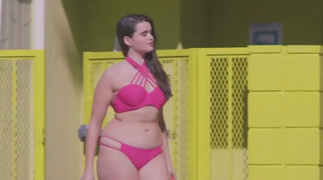 Modelo de talla grande tras posar en bikini en campaña sin Photoshop (+Fotos) Difundir.ORG