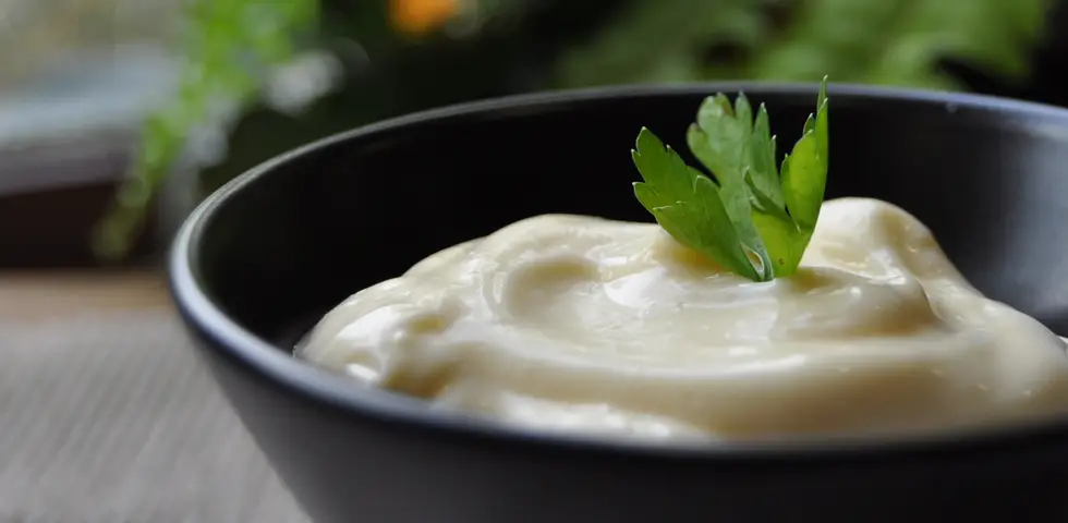 receta-mayonesa-con-ajo