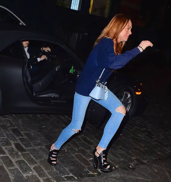 lindsay_lohan_celebrated_her_engagement_to_the_son_of_a_russian_billionaire_640_05