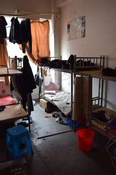 grim_dormitory_complex_where_chinese_workers_who_made_expensive_apple_products_lived_in_inhumane_conditions_640_04
