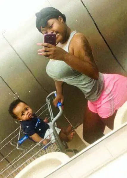 mom_selfie_fails_that_deserve_the_worst_mother_of_the_year_award_640_28