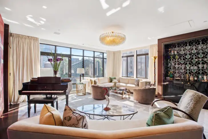 1473761290-syn-elm-1473363972-manhattan-penthouse-living-room-2