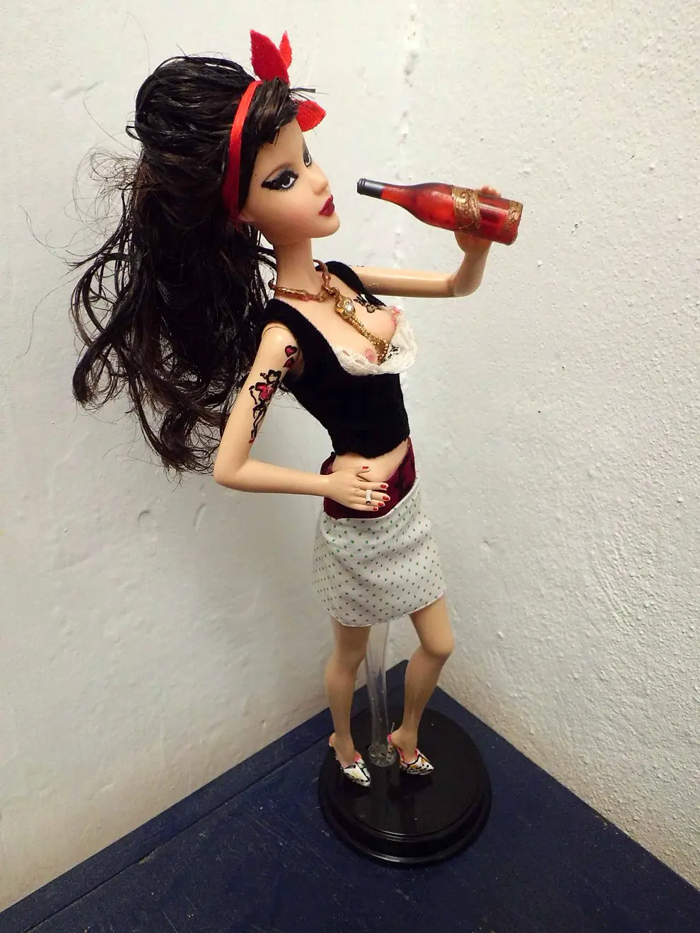 instante curva mercado Las 10 muñecas Barbie más extrañas y controversiales que han salido a la  venta | Difundir.ORG