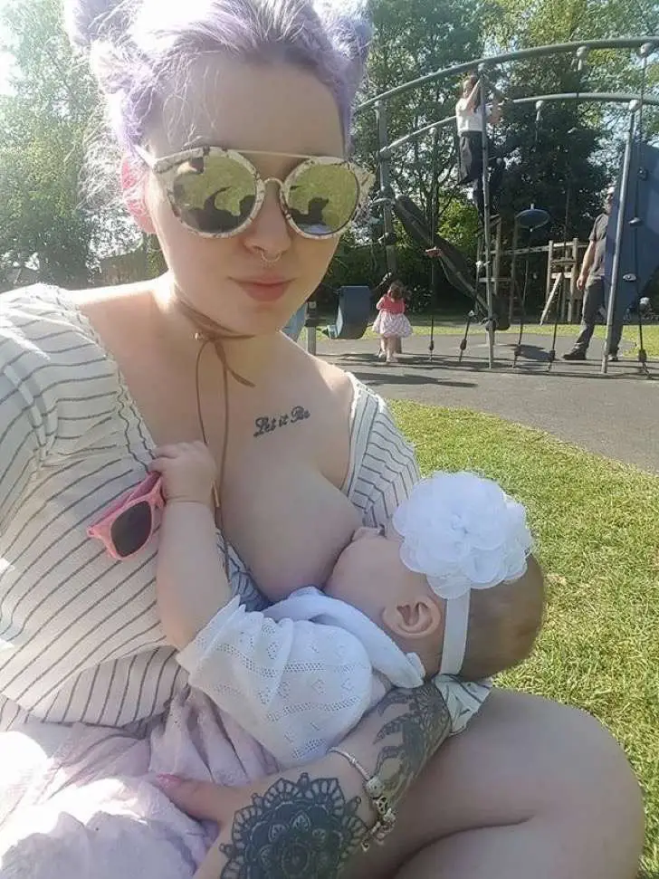 Breastfeeding instagram. Американка Breastfeeding. Кормление грудью fail. Breastfeeding Инстаграм.