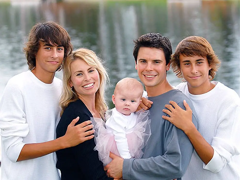 Семья тейлор. Niki Taylor Family. Ники Тейлор модель с детьми.