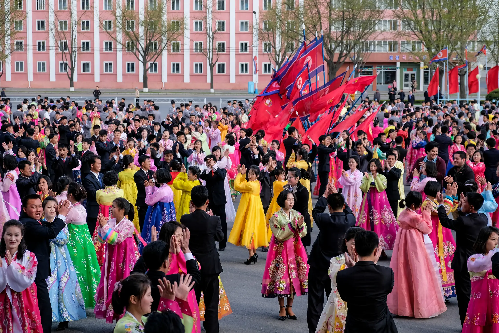 Население северной кореи на 2023 численность населения. Население КНДР. Население Пхеньяна. Жители Южной Кореи. Население Северной Кореи.